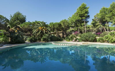 Pula 661: Apartment, Balcony, Condominium, Hotel, Resort, Resort Town, Hacienda, Villa, Seaside Resort