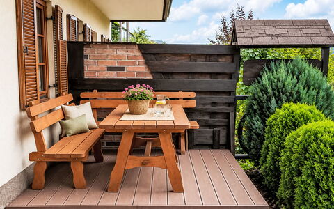 Klippitztörl 8: Furniture, Wood, Outdoor Furniture, Table, Outdoor Table, Hardwood, Wood Stain, Flowerpot, Deck, Garden