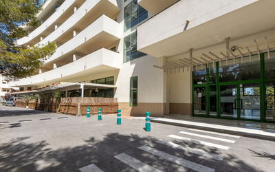 Accommodation:&nbsp;Festival Village 621.2
