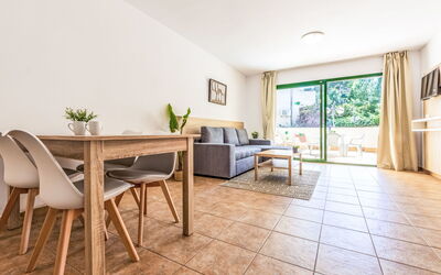 Accommodation:&nbsp;Festival Village 621.1