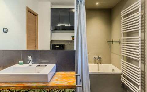 La Torre a Dorio: Bathroom, Plumbing Fixture, Flooring, Wall, Interior Design, Floor, Sink, Bathroom Sink, Tap, Ceiling
