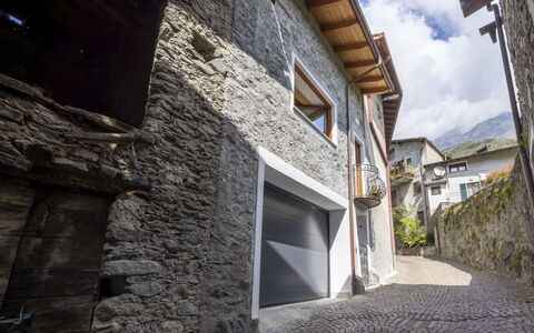 Casa del Cigno: Water, Tree, Swimming Pool, Resort, Garden, Eco Hotel, Shade, Landscaping, Tropics