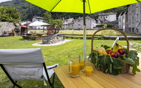 Valtellina 646: Outdoor Furniture, Umbrella, Outdoor Table, Garden, Chair, Landscaping, Patio, Lawn, Kitchen & Dining Room Table, Yard