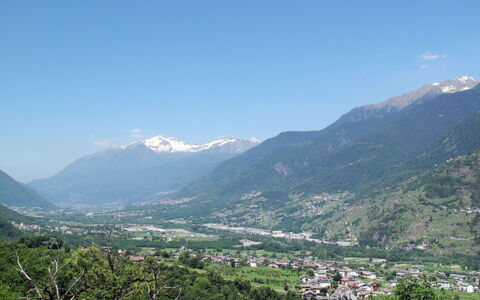Valtellina 646: Water, Tree, Swimming Pool, Resort, Garden, Eco Hotel, Shade, Landscaping, Tropics