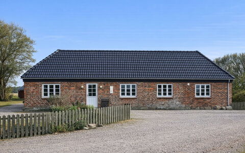 Synnöve - 1.7Km to the Fjord: House, Roof, Home, Cottage, Shed, Garden Buildings, Siding, Yard, Log Cabin, Hut
