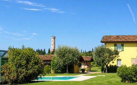 Preseglie Lake Garda: Grass, Shrub, Land Lot, Grassland, Plain, Rural Area, Estate, Lawn, Garden, Cottage