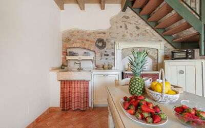 Accommodation:&nbsp;Ginestra