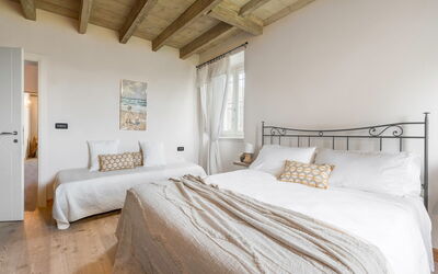 Accommodation:&nbsp;Rosa Canina