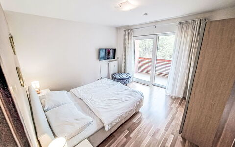 Alpe Adria: Apartment, Home, Bed, Bedroom, Wood Flooring, Hardwood, Hotel, Wood Stain, Balcony, Dormitory