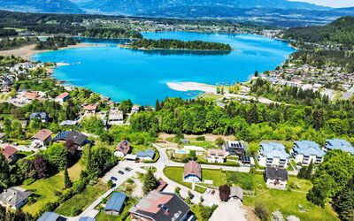Faaker See 600: Water, Water Resources, Body Of Water, Landscape, Bank, Coastal And Oceanic Landforms, Lake, Coast, Bird'S-Eye View, Cove