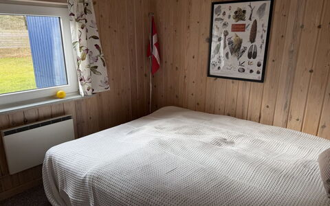 Sys - from the Sea: Wood, Bedroom, Bed, Floor, Flooring, Bed Sheet, Bedding, Furniture, Bed Frame, Hardwood
