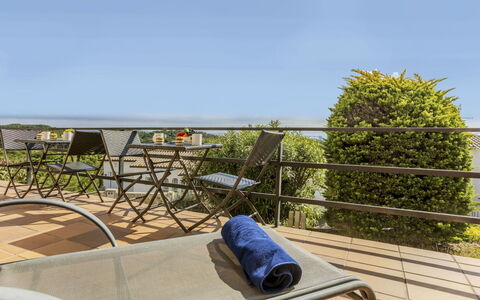 La Perla: Apartment, Balcony, Coast, Condominium, Seaside Resort, Resort, Fence, Resort Town, Hotel, Handrail