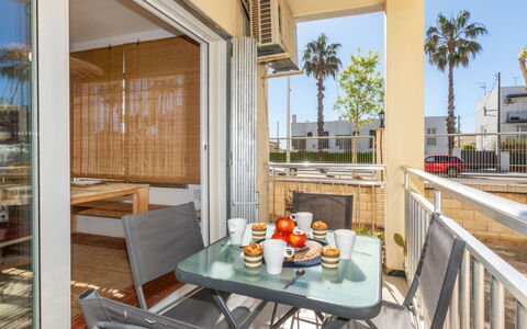La Esmeralda: Apartment, Balcony, Coast, Condominium, Seaside Resort, Resort, Fence, Resort Town, Hotel, Handrail