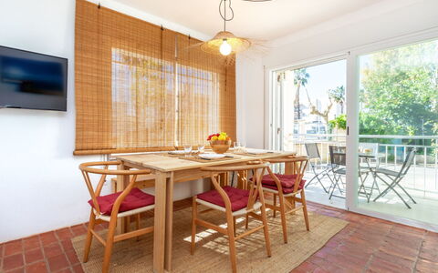 La Esmeralda: Apartment, Balcony, Coast, Condominium, Seaside Resort, Resort, Fence, Resort Town, Hotel, Handrail