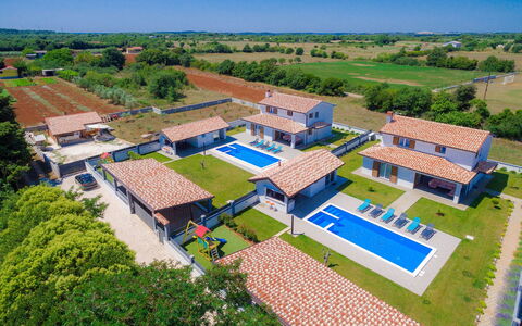 Alba Rossa: Apartment, Balcony, Coast, Condominium, Seaside Resort, Resort, Fence, Resort Town, Hotel, Handrail