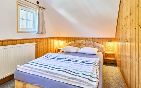 Rustic Lodge: Wood, Home, House, Bedroom, Bed, Bedding, Cottage, Bed Sheet, Bed Frame, Hardwood