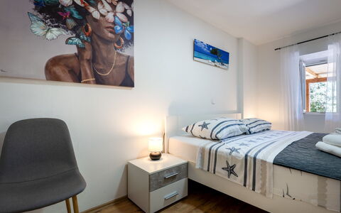 Hidden Hill: Bed, Furniture, Interior Design, Bedroom, Bedding, Bed Sheet, Wall, Room, Floor, Wood