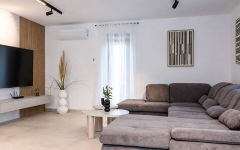 Antica: Furniture, Interior Design, Flooring, Couch, Floor, Wood, Living Room, Apartment, Ceiling, Home