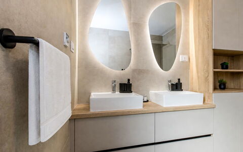 Antica: Interior Design, Flooring, Bathroom Sink, Plumbing Fixture, Mirror, Bathroom, Bathroom Cabinet, Floor, Sink, Tap