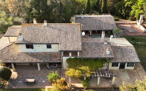 Villa Isabella: Mountainous Landforms, Hill, Mountain, Landscape, Highland, Hill Station, Slope, Mountain Range, Valley, Chaparral
