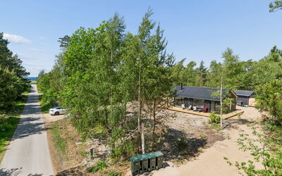 Gizelle - 200M from the Sea