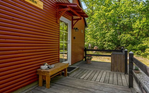 Heda - 1.6Km to the Fjord: Wood, Siding, Cottage, Porch, Hardwood, Wood Stain, Plank, Door, Deck, Log Cabin