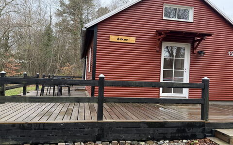 Heda - 1.6Km to the Fjord: Wood, Siding, Cottage, Door, Hardwood, Porch, Home, Plank, Deck, Wood Stain