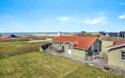 Ovine - 200M from the Sea: Swimming Pool, Hotel, Balcony