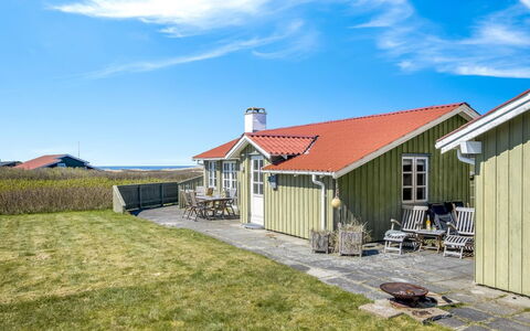 Ovine - 200M from the Sea: Swimming Pool, Hotel, Balcony