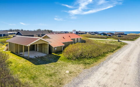 Ovine - 200M from the Sea: Swimming Pool, Hotel, Balcony