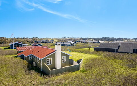 Ovine - 200M from the Sea: Swimming Pool, Hotel, Balcony