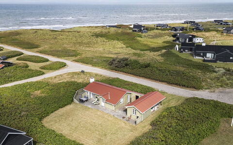 Ovine - 200M from the Sea: Swimming Pool, Hotel, Balcony