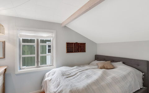 Ovine - 200M from the Sea: Bedroom, Bed, Bedding, Interior Design, Wood, Furniture, Ceiling, Bed Sheet, Linens, Floor