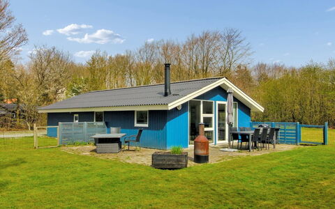 Brunhild - 29Km from the Sea: Plant Community, Sunlight, Herbaceous Plant, Garden, Plantation, Agriculture, Farm