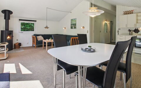 Brunhild - 29Km from the Sea: Plant Community, Sunlight, Herbaceous Plant, Garden, Plantation, Agriculture, Farm