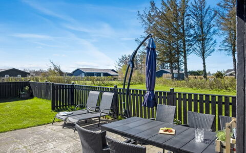 Kiana - 800M from the Sea: Blue, Cottage, House, Home, Farmhouse, Estate, Siding