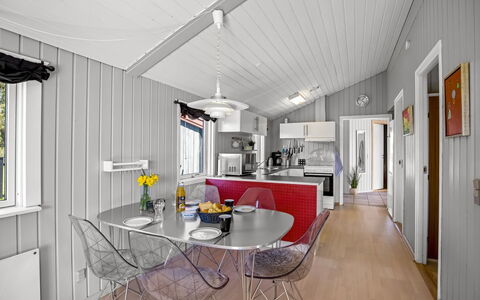 Kiana - 800M from the Sea: Blue, Cottage, House, Home, Farmhouse, Estate, Siding