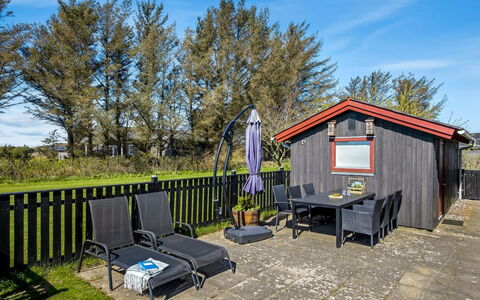 Kiana - 800M from the Sea: Blue, Cottage, House, Home, Farmhouse, Estate, Siding