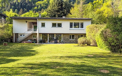 Ossiacher See 20: Building, Grass, House, Home, Residential Area, Shrub, Architecture, Land Lot, Roof, Cottage