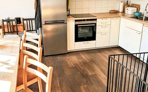 Bukanda: Wood Flooring, Flooring, Floor, Furniture, Interior Design, Laminate Flooring, Wood, Kitchen, Countertop, Hardwood