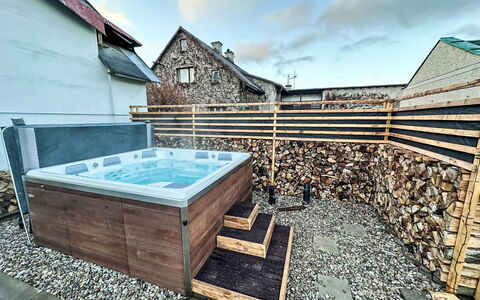 Bukanda: Composite Material, Swimming Pool, Winter, Jacuzzi, Bathtub, Snow, Freezing