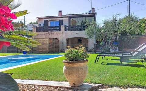 Villa Dolce Vita: Residential Area, Swimming Pool, Home, Garden, Estate, Resort, Hacienda, Landscaping, Backyard, Flowerpot