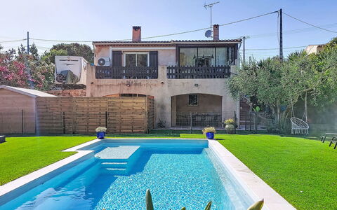 Villa Dolce Vita: Swimming Pool, Blue, Residential Area, House, Resort, Home, Composite Material, Estate, Water Feature, Garden