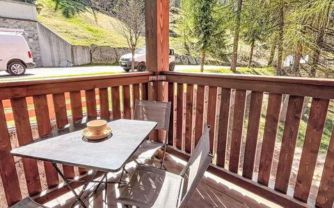 Cardinello Rosa: Wood, House, Cottage, Home, Swimming Pool, Porch, Door, Resort, Shade, Estate