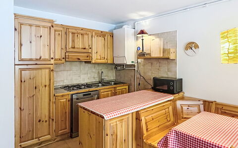 Lo Chalet del Bepy: Wood, House, Cottage, Home, Swimming Pool, Porch, Door, Resort, Shade, Estate