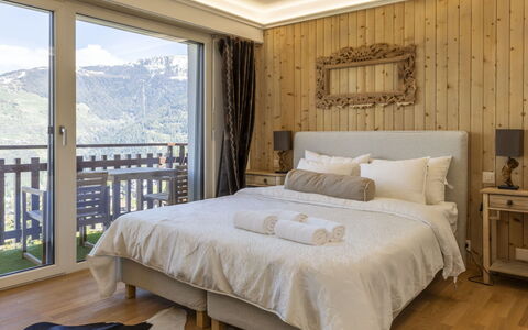 Balcon des Alpes 24: Interior Design, Furniture, Wood, Bedroom, Bed, Home, Bedding, Room, Floor, Ceiling