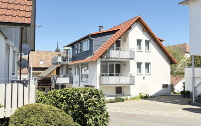 Bodman 100: Building, Residential Area, House, Window, Home, Roof, Town, Facade, Architecture, Neighbourhood