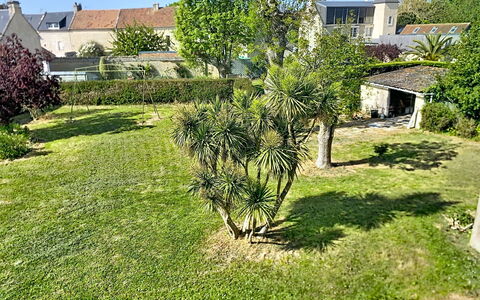 D-Day Plage Gold Beach: Door, Family Car, Parking, Luxury Vehicle, Paint, Home Door