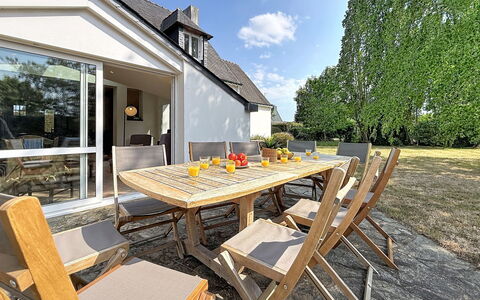 Kerhelle: Door, Family Car, Parking, Luxury Vehicle, Paint, Home Door