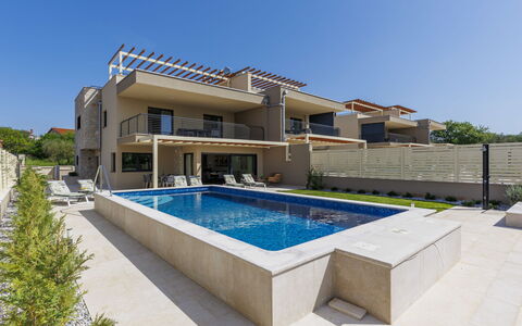Avona: Door, Family Car, Parking, Luxury Vehicle, Paint, Home Door